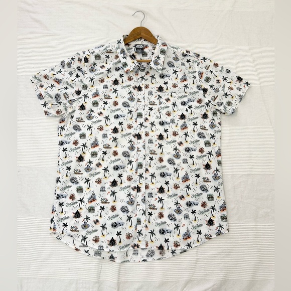Our Universe Star Wars Vacation Woven Button-Up Hawaiian Shirt - Picture 5 of 13